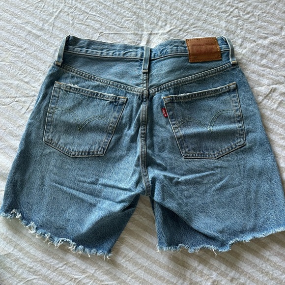 Levi's 501 Mid-Thigh Jean Shorts - Picture 2 of 3